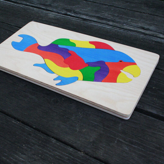 Parrotfish wooden puzzle detail